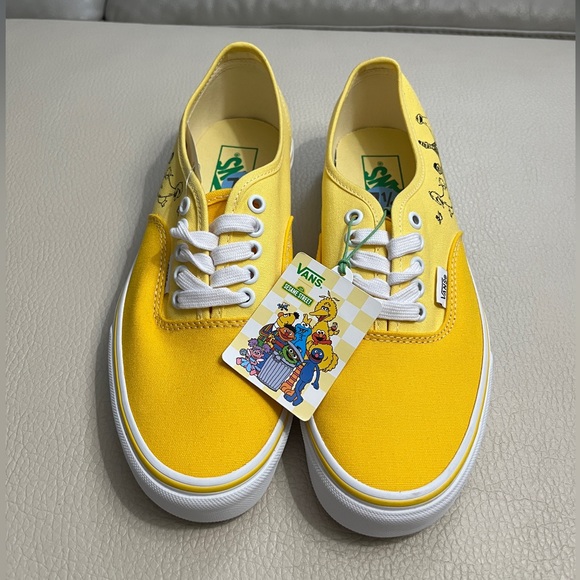 NWT - Vans x Sesame Street Heritage Low Top Sneaker - Men 7.5/Women 9/EU 40 - Picture 2 of 8